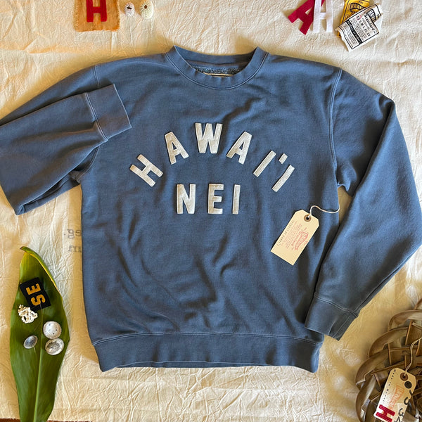 HAWAI`I NEI - ivory on blue fade