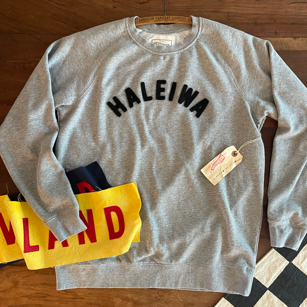 Mens Raglan Fleece Grey Heather x Haleiwa Black Applique